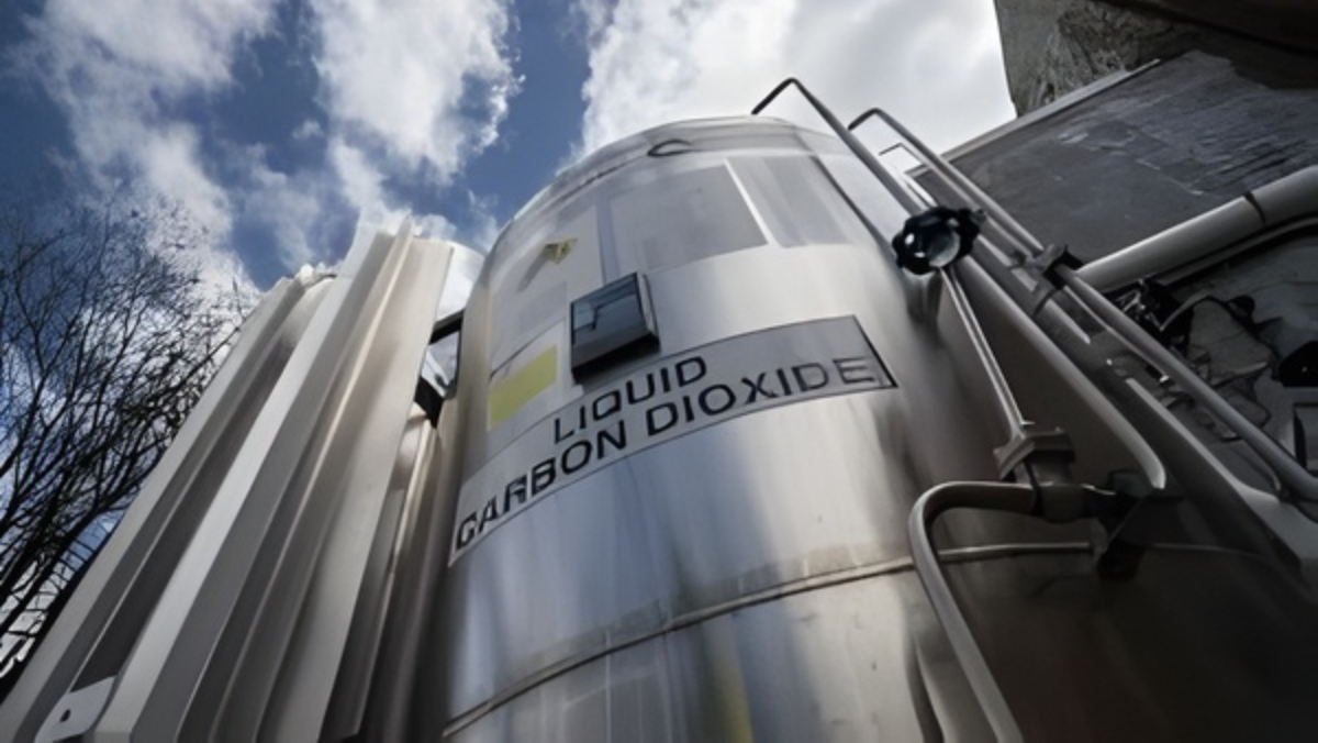 Liquid carbon dioxide storage tank used in Europe’s hydrogen and industrial gas infrastructure